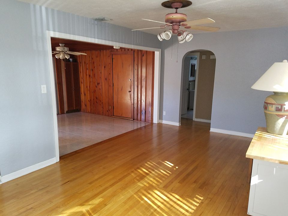 1st image of 3151 10th Ave N
