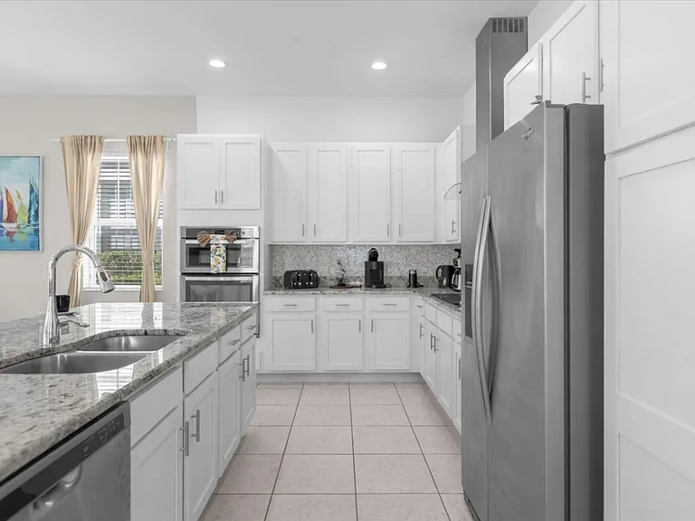 Fairview Cir — Photo 14