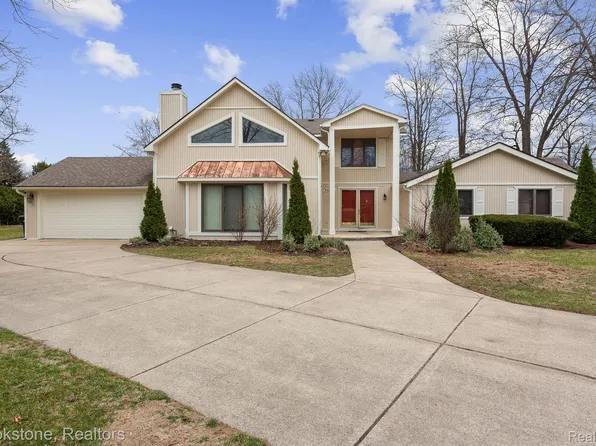 33230 Koresky Ct, Sterling Heights, MI 48310