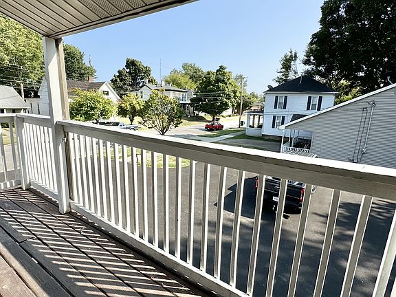 4th image of 608 Crittenden St #7
