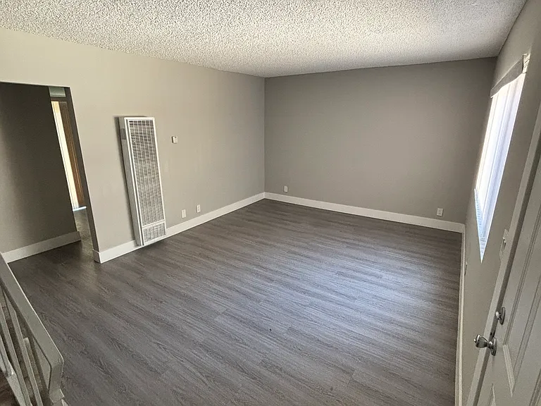 14012 Doty Ave #18-1 — Photo 1