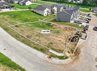 130 Edenbrook Ln, Dubuque, IA 52003