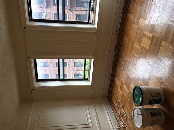 5th image of 354 E 21st St APT 3H