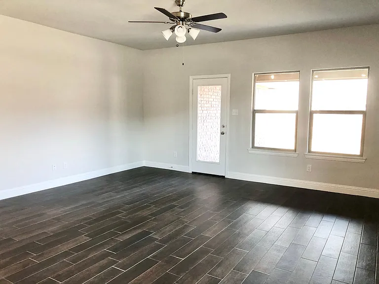 1261 Sharp St — Photo 15