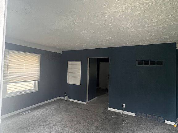 5th image of 26057 Stanford St