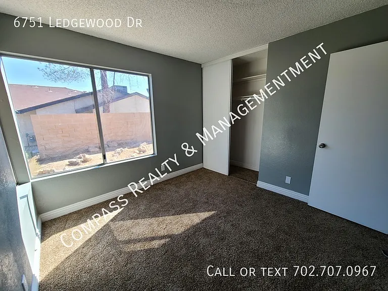 6751 Ledgewood Dr — Photo 22