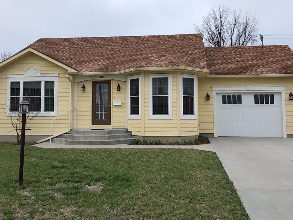 1st image of 202 Eagle Dr