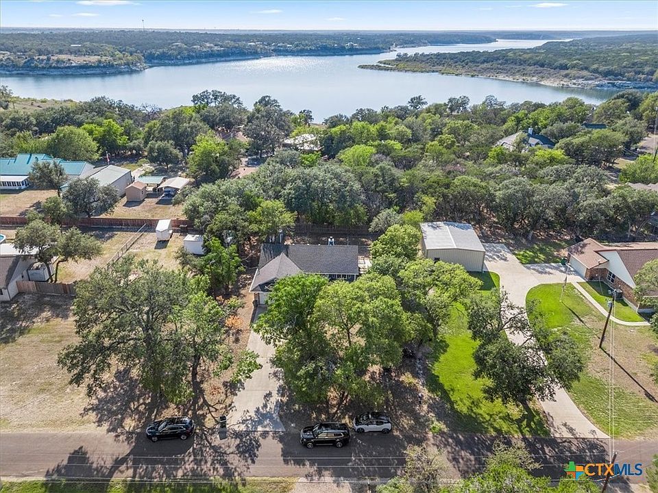 1st image of 4853 Lakeaire Cir