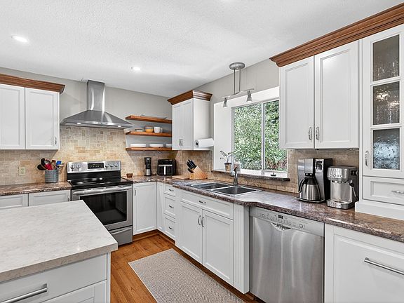 5th image of 34947 Oakhill Dr