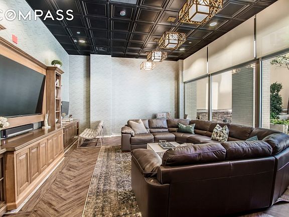 5th image of 35 W 33rd St APT 34B