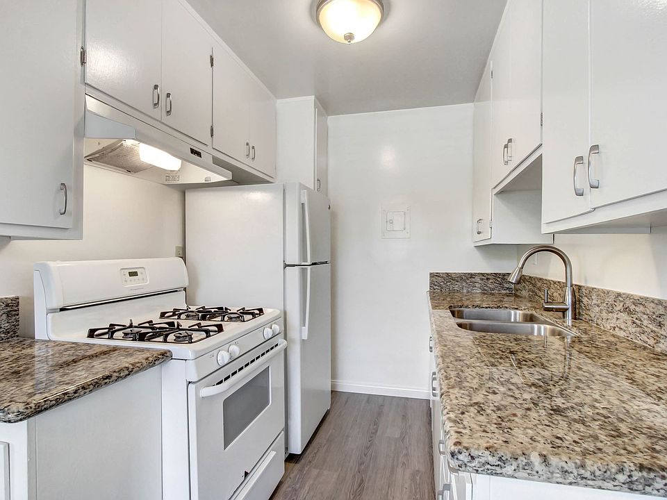 1st image of 529 Montana Ave APT 9