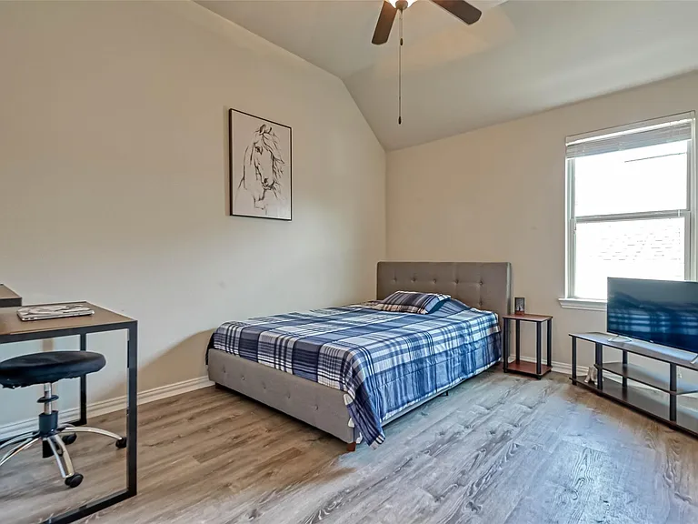 210 Hearthshire Cir — Photo 32