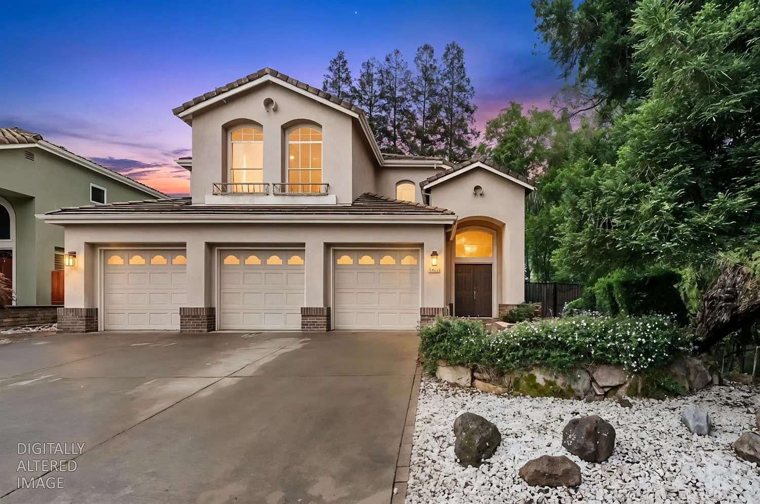 3220 Camelot Dr photo 1