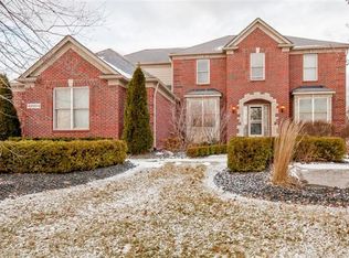 49204 Castleside Dr, Canton, MI 48187