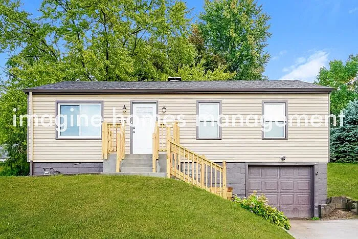 219 Maple Dr