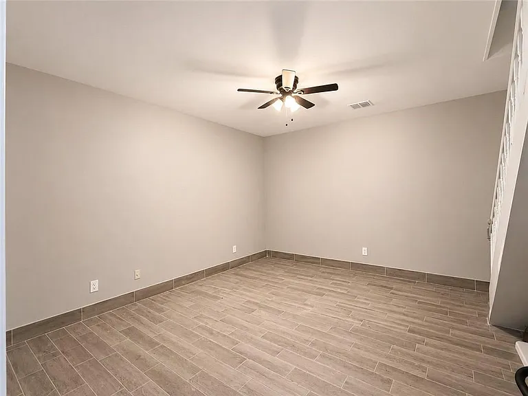 559 Northridge Crossing Dr — Photo 2