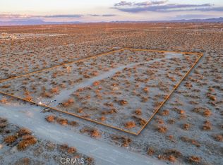 2 Sandstone Rd, Phelan, CA 92371