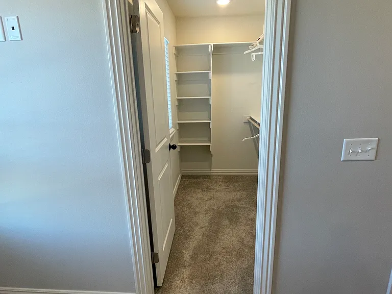 1042 Sheldon Dr #D — Photo 22