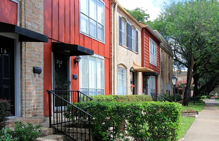 Briarwood Apartments — Photo 1