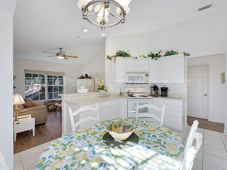 20161 Seagrove St #108 — Photo 11