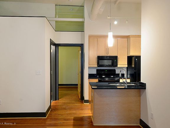 3rd image of 132 N Sycamore St APT 407