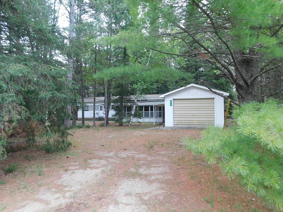 1st image of 3210 Pineridge Dr