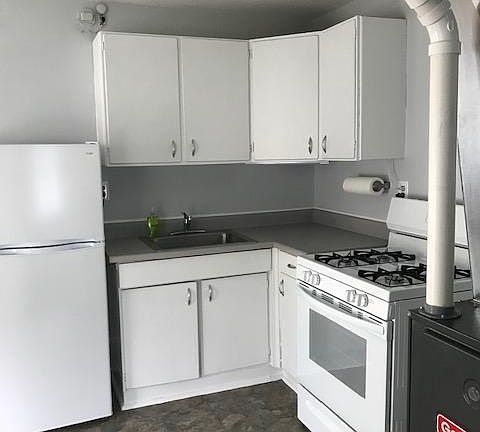 2nd image of 631 Spink St #3