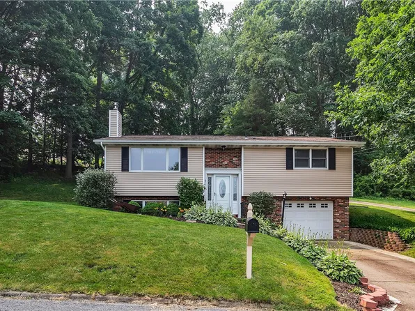 219 Hillside Dr, Zelienople, PA 16063