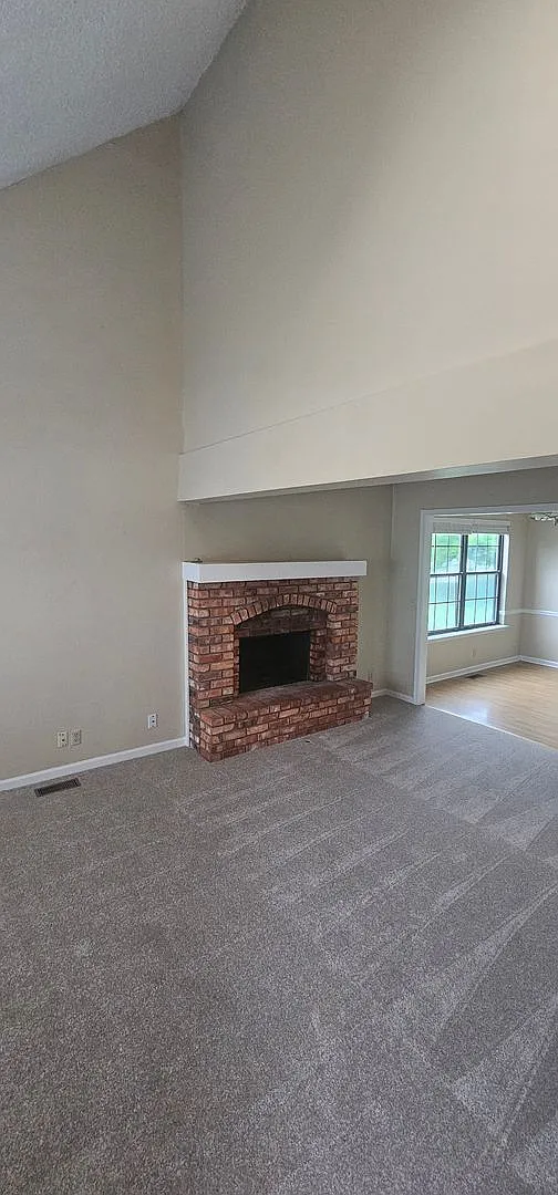 10830-10832 Haskins — Photo 2