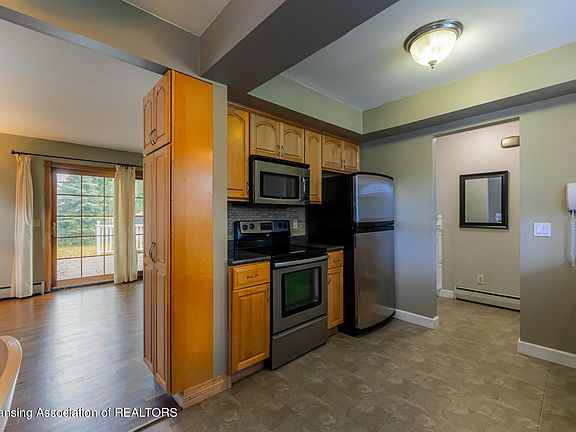 5th image of 1404 Ravenswood Dr