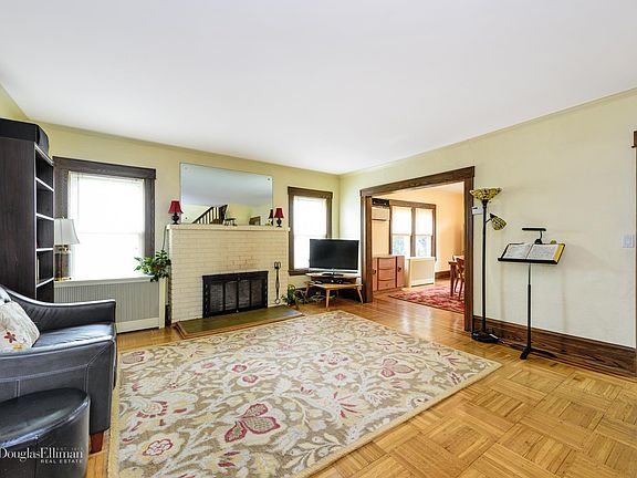 3rd image of 4 Highland Ave