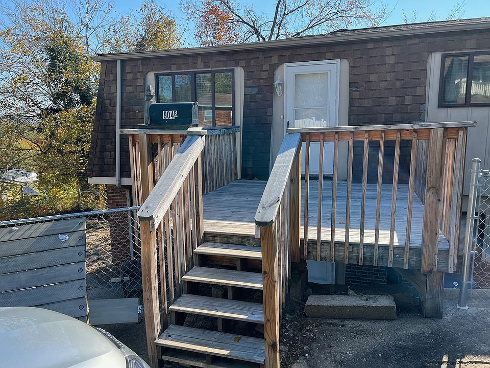 1st image of 904 Valley View Dr #904B