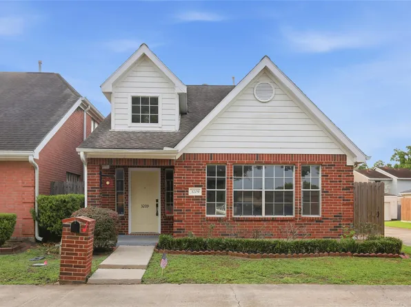 3209 Continental Dr, Missouri City, TX 77459