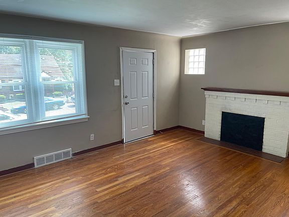 2nd image of 25 Robert Ave