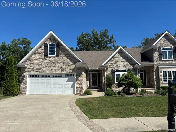 12347 Worthington Ct, Grand Blanc, MI 48439