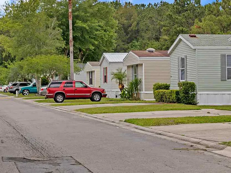 2081 Chaffee Rd S — Photo 1