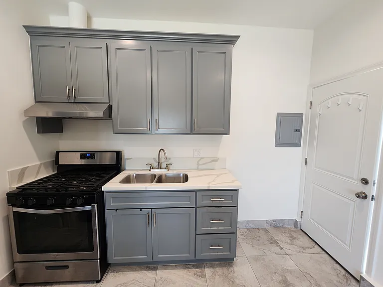 9852 Cabanas Ave — Photo 5