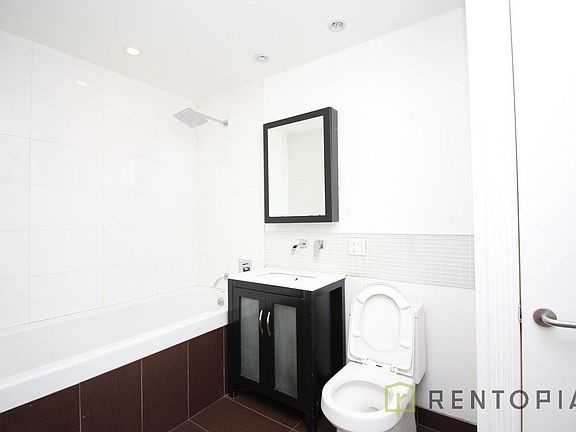 4th image of 58 Bushwick Ave #5D