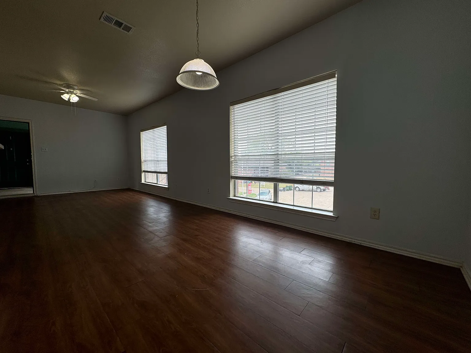 3 bed, 1473 sqft, $1,950 — Photo 4