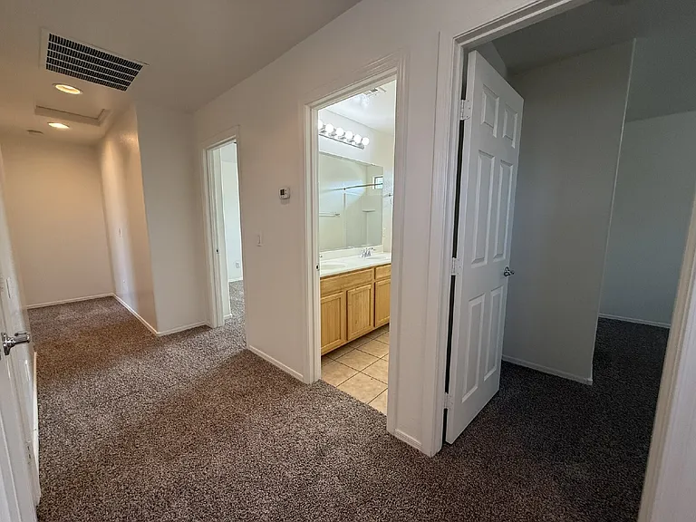 7258 W Palmaire Ave — Photo 17