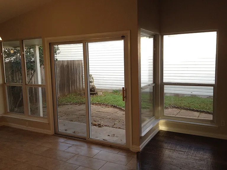 3505 Hanover Ln — Photo 6