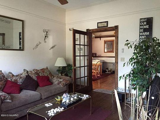 4th image of 709 W Filer St