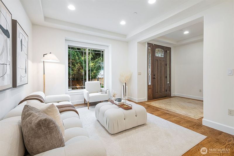 2nd image of 13440 NE 83rd Street