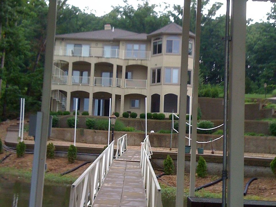 Lake/Bridge View