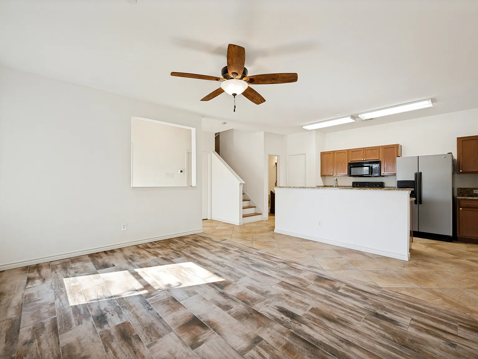 3 bed, 2.5 bath, 1806 sqft, $2,500 — Photo 3
