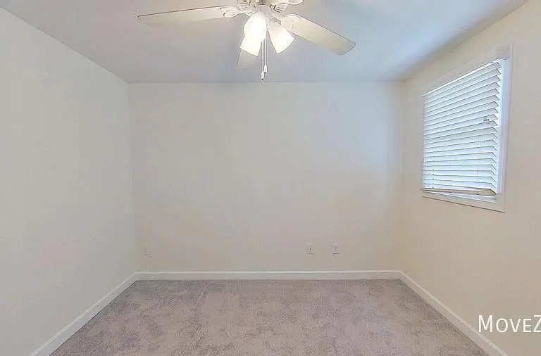 1336 Green Oaks Ln #E — Photo 27