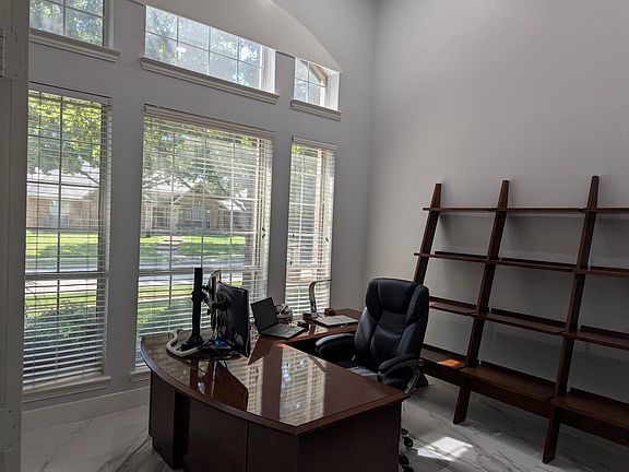5th image of 408 Pedmore Dr