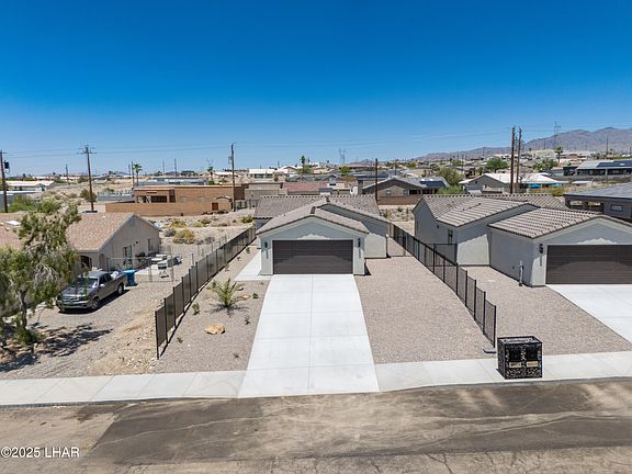 3rd image of 3025 Palisades Dr #A