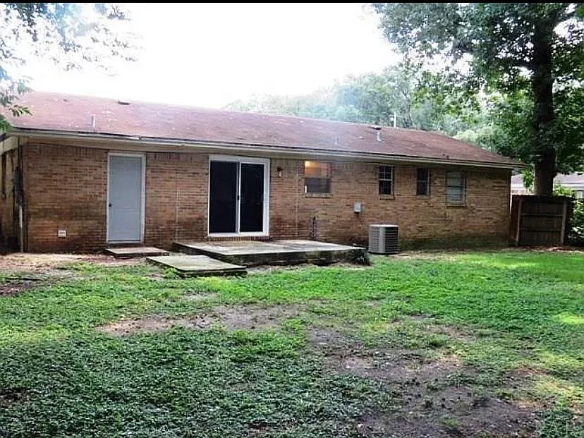 720 Barksdale St — Photo 2