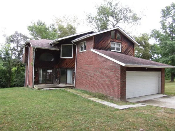 540 Lisa Dr, West Mifflin, PA 15122